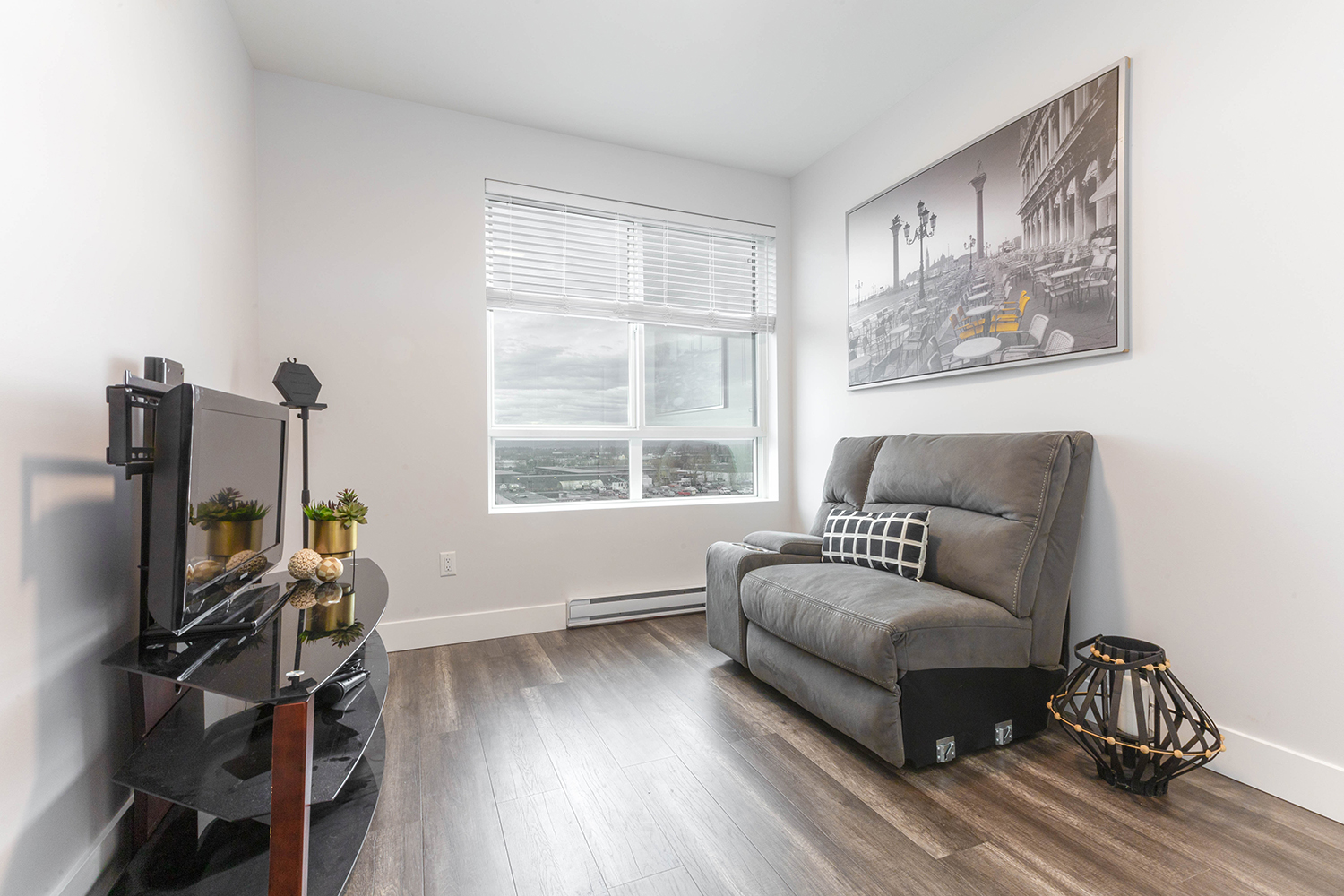 610 20360 LOGAN AVENUE 20