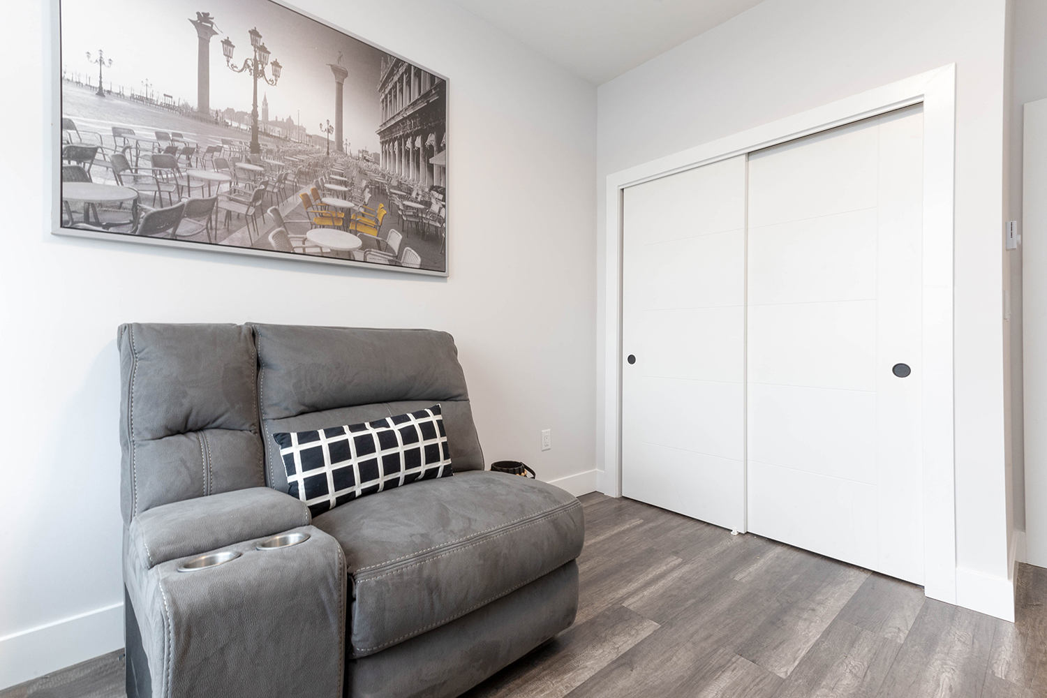 610 20360 LOGAN AVENUE 21