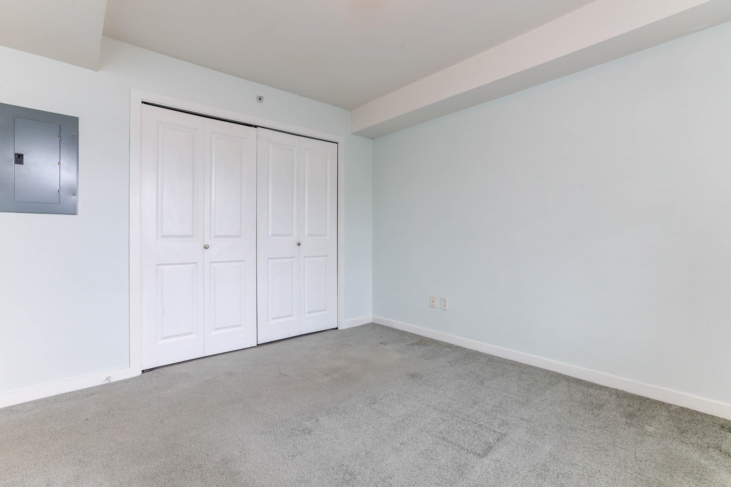 402 2511 KING GEORGE BOULEVARD 14