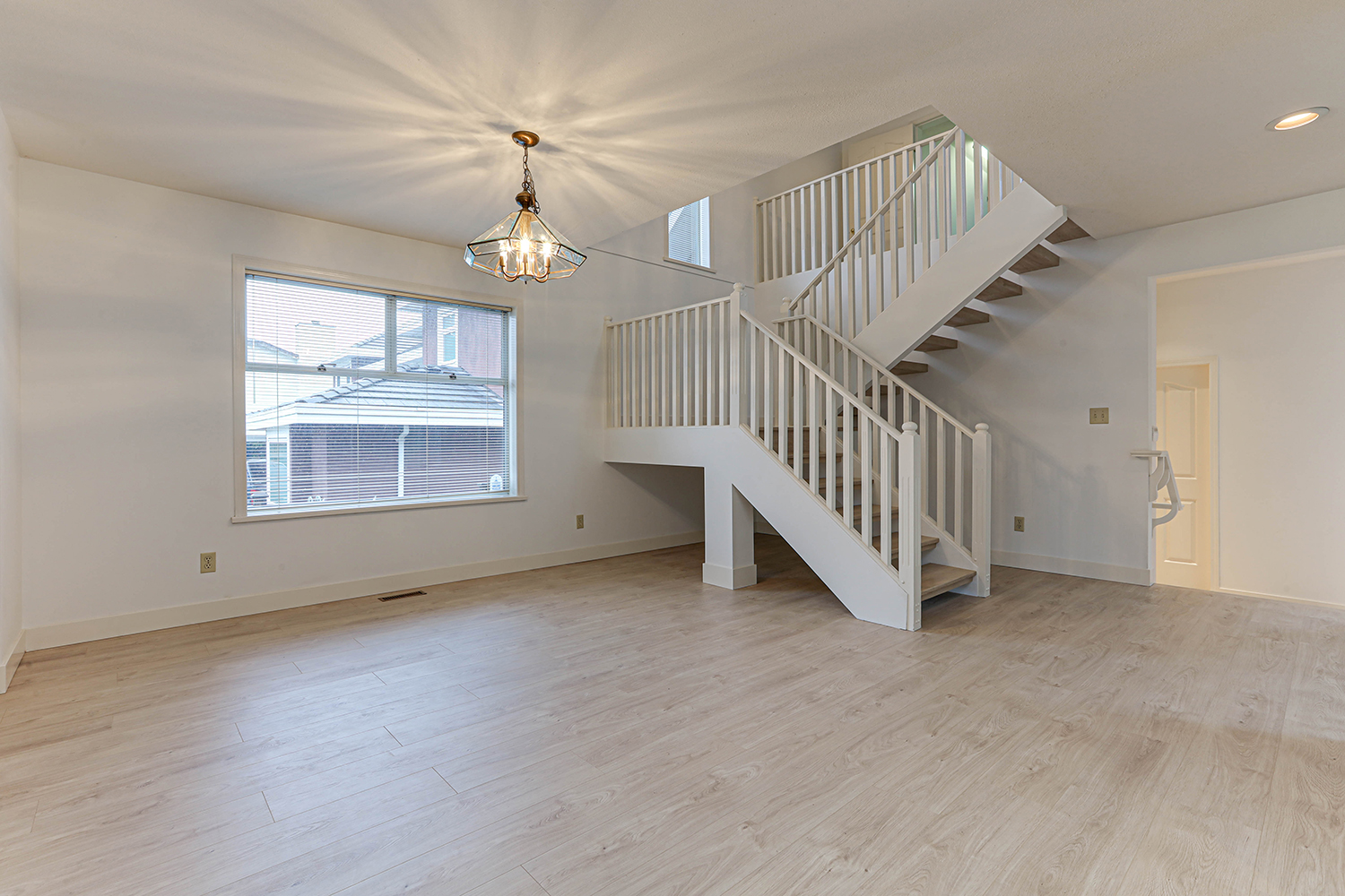7231 Bridge Street, 11