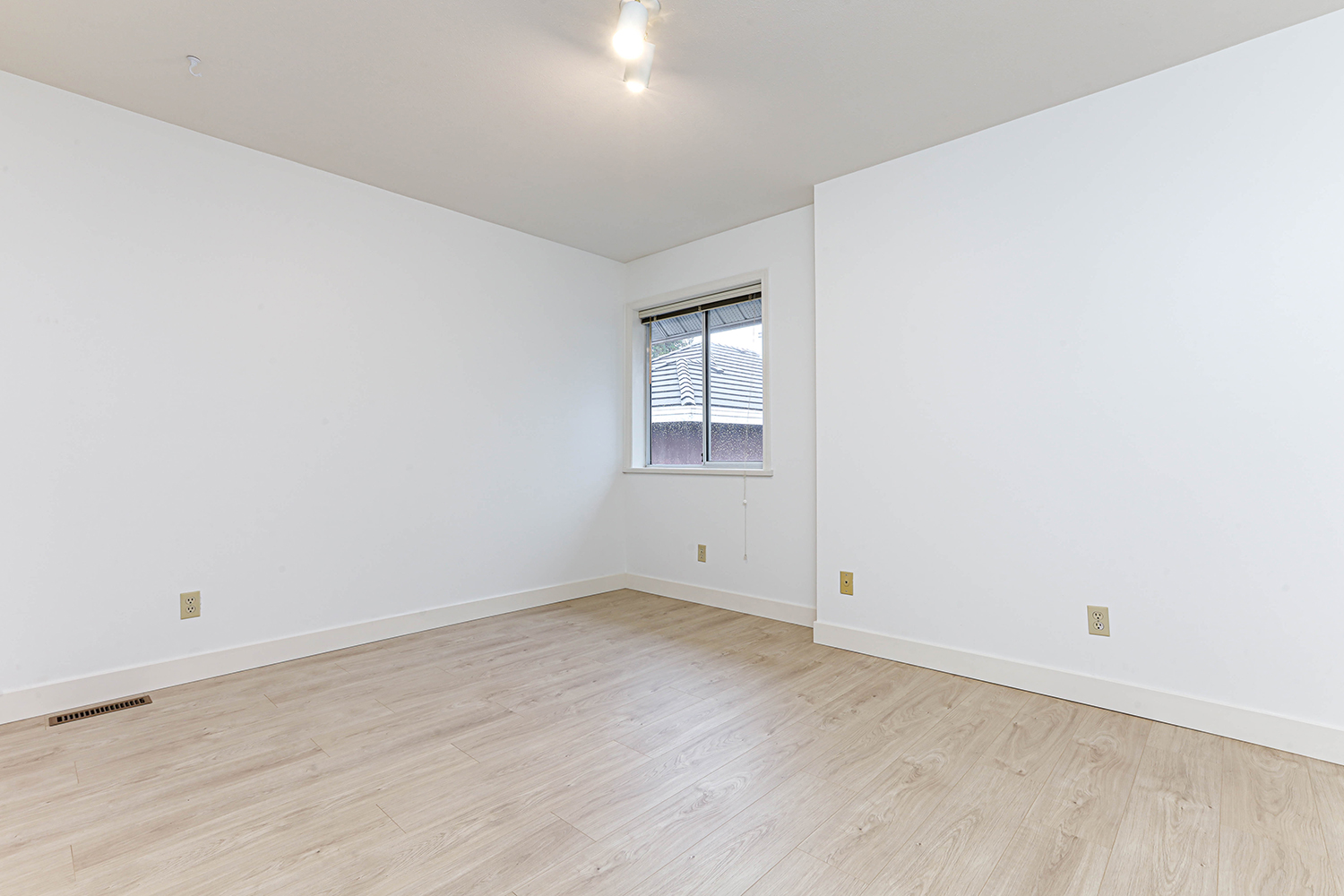 7231 Bridge Street, 31