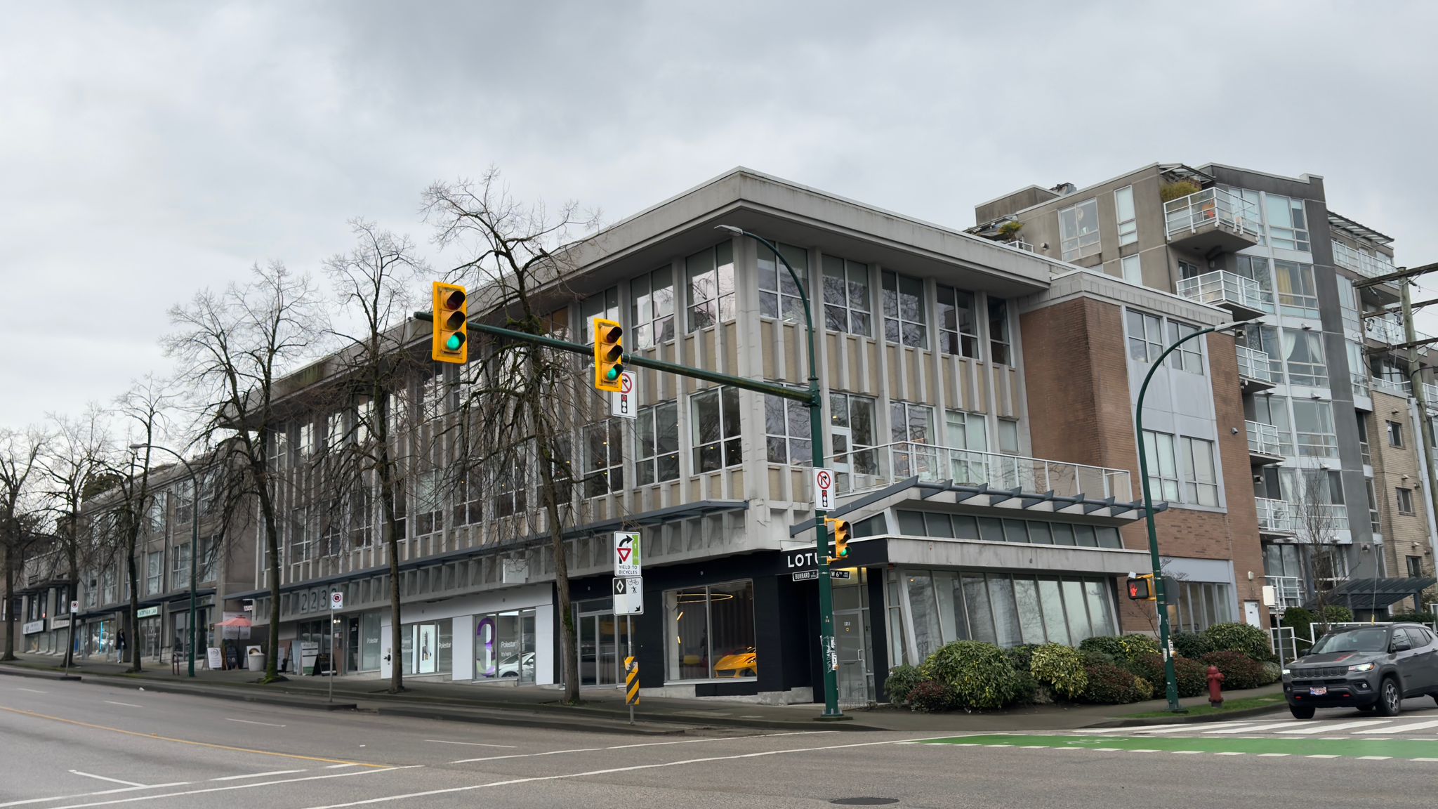 304 2233 Burrard Street, Vancouver 2